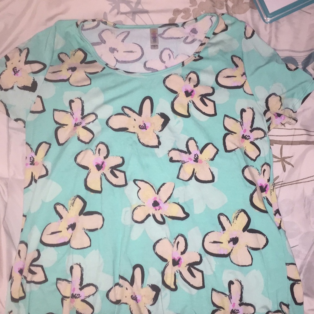 Lularoe Classic Tee